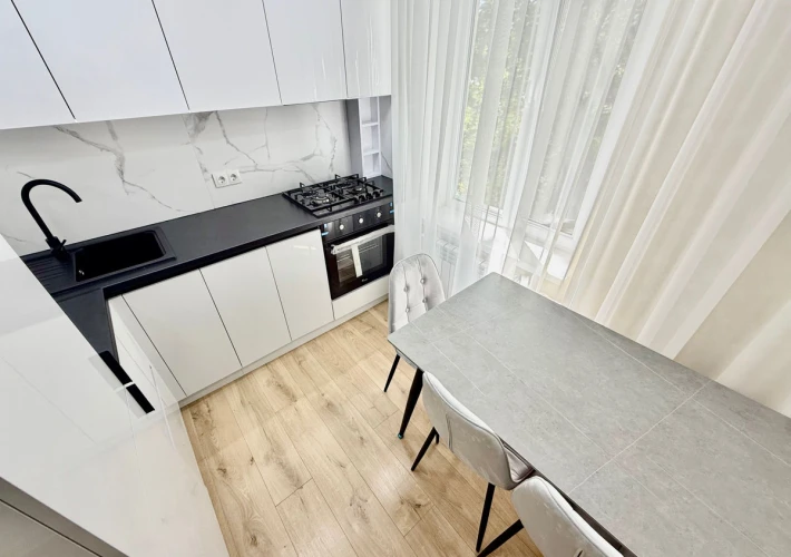 Parc Dumitru Riscanu/Parc Sipka! Sec. Riscani. 2 camere + living. Euroreparatie!!!9