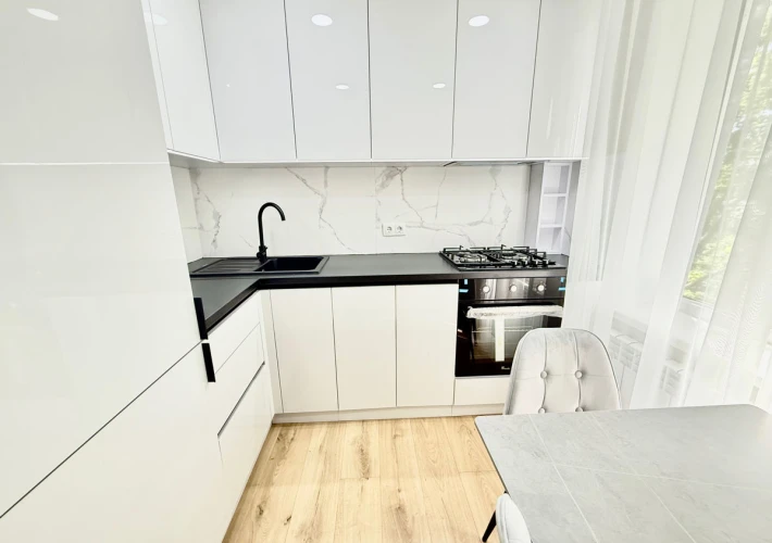 Parc Dumitru Riscanu/Parc Sipka! Sec. Riscani. 2 camere + living. Euroreparatie!!!6