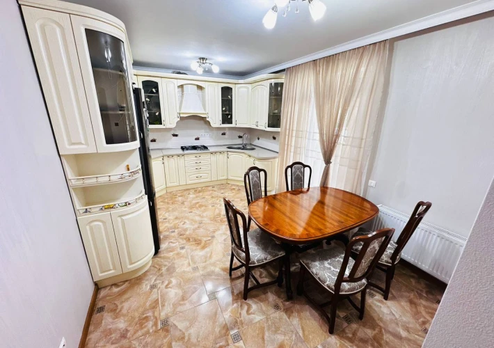 Spre vânzare o casă de lux în 2 niveluri amplasată în loc. Stăuceni, str.A. Mateevici!!!13