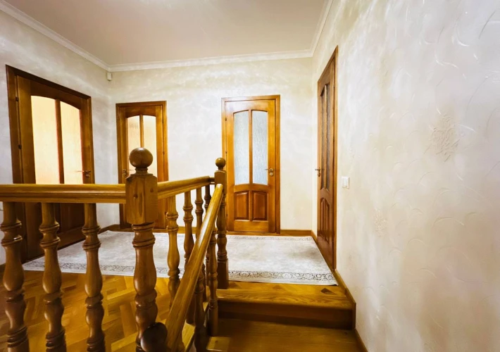 Spre vânzare o casă de lux în 2 niveluri amplasată în loc. Stăuceni, str.A. Mateevici!!!14