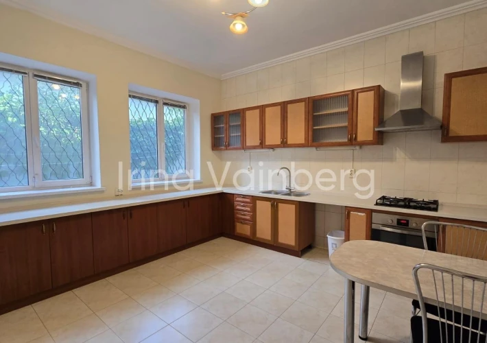 Casă 220 m2 spre chirie, Telecentru.9