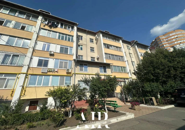 Продается квартира – 2 комнаты + гостиная, 85 кв., ул. Страдэла Студенцилор, сектор Почта Веке.10