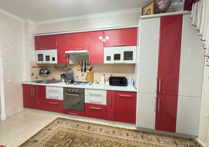 Chirie apartament. Buiucani, bd. Alba Iulia 77/5. 2 camere + living!!!4