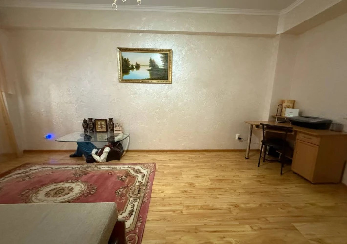 Chirie apartament. Buiucani, bd. Alba Iulia 77/5. 2 camere + living!!!8