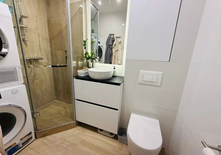 Parc Avgan! Sec. Riscani, str. Miron Costin. 2 camere + living. Bilaterala. Euroreparatie!!!6