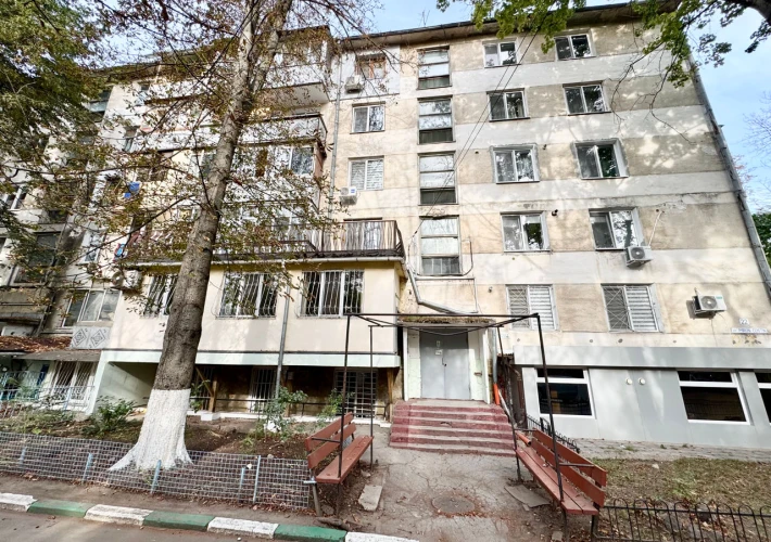 Sec. Riscani, str. Miron Costin! Apartament cu 2 camere + living! Euroreparatie! Mobilat Complet! Parc Avgan!!!1