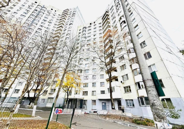 Sec. Riscani, bd. Moscova. 3 camere. Prima Linie. Parc Avgan! Reparat si Mobilat! Bilaterala!!!1