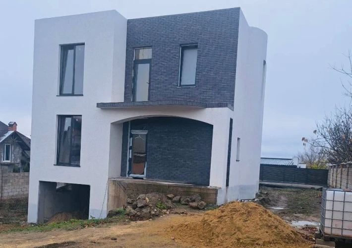 Casa de vanzare în Com. Bubueci, str. Zidarilor! 200 mp + 6 ari. Varianta Alba!!!1