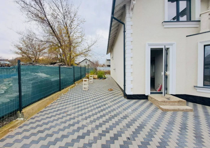 Casa de vanzare în Sângera, 160 mp + 7 ari. Varianta Alba!!!3