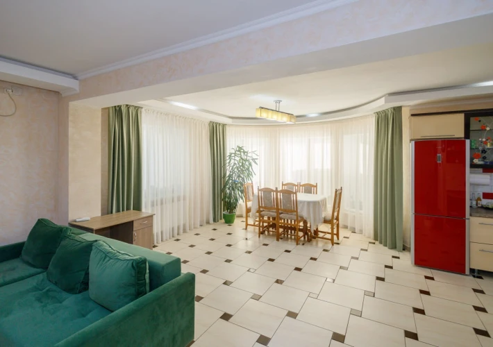 Casă spațioasă de vânzare în satul Colonița | 193 m.p. | Teren 5.45 ari | La doar 7 km de Chișinău15