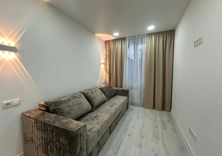 Parc Dumitru Riscanu! Sec. Riscani, str. Tudor Vladimirescu. 3 camere + living. Euroreparatie!!!4