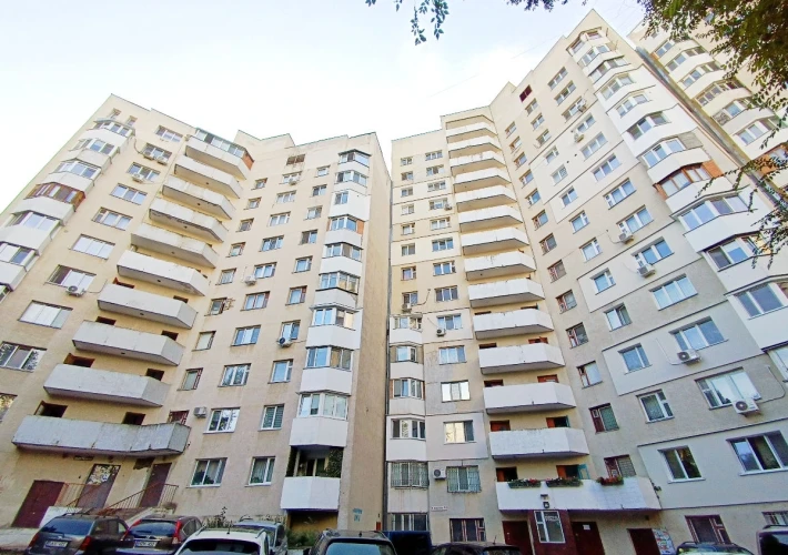 Prima Linie! Parc! Str. Bogdan Voievod, sec. Riscani. 1 camera. Priveliste Panoramica!!!1