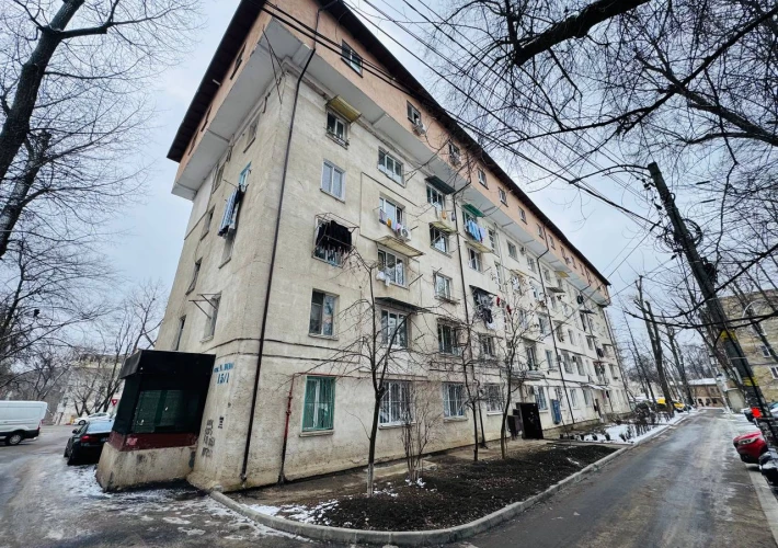 Sec. Riscani, str. Nicolae Dimo. Parc Boris Glavan. 2 camere bilaterala de tip Mansarda. 2 Nivele! Varianta Alba!!!1