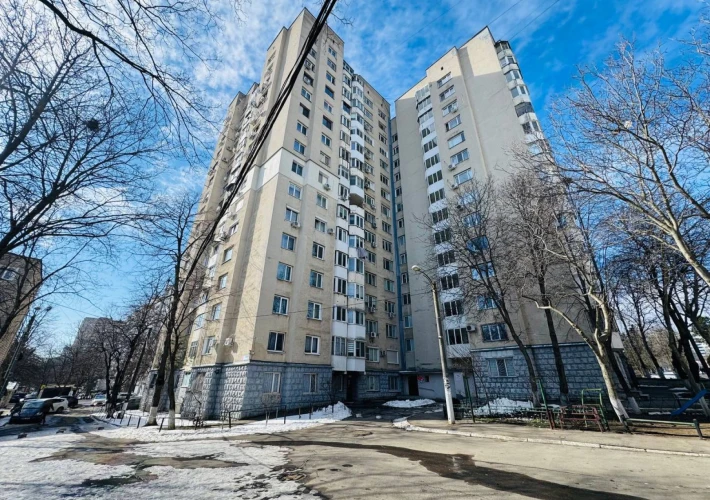 Chirie min 6 luni!!! Prima Linie! Parc Mezon! Bd. Moscova, sec. Riscani. 3 camere. Priveliste Panoramica!!!1