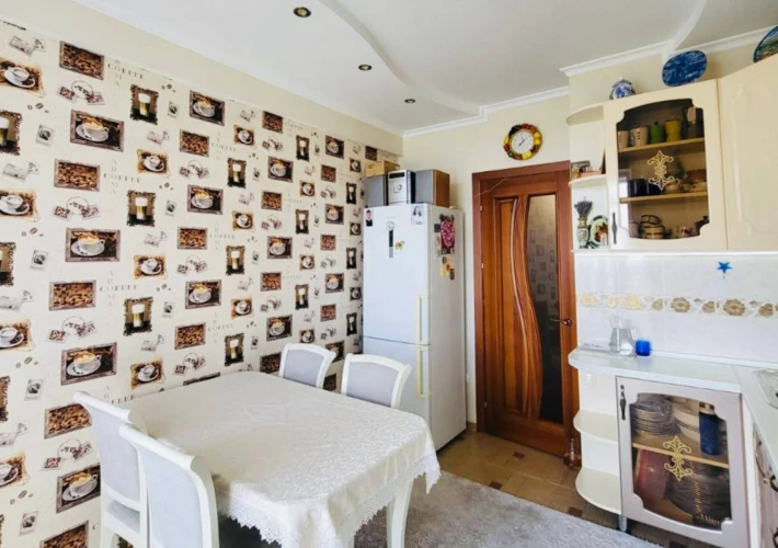 Представляем вам квартиру в жилом комплексе Драгалина, расположенном в секторе Ботаника, ул. Гренобль!11