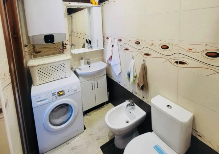 Представляем вам квартиру в жилом комплексе Драгалина, расположенном в секторе Ботаника, ул. Гренобль!10