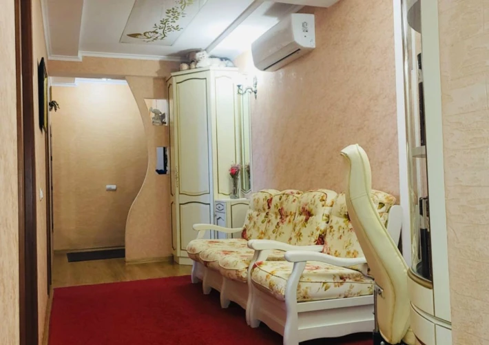 Представляем вам квартиру в жилом комплексе Драгалина, расположенном в секторе Ботаника, ул. Гренобль!4