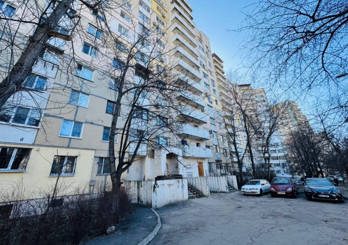 Chirie pe Termen Indelungat!!! Sec. Riscani, bd. Moscova. 3 camere. Prima Linie.1