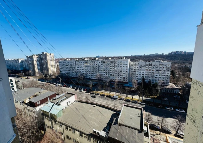 Сек. Рышканы, бульвар Москва. 3 комнаты. Первая линия. Парк Мезон! Отремонтирован и меблирован! Двухсторонняя!!!13