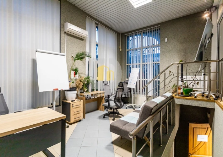 Clădire individuală de închiriat | Centru | 10 ari teren11