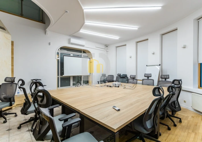 Clădire individuală de închiriat | Centru | 10 ari teren3