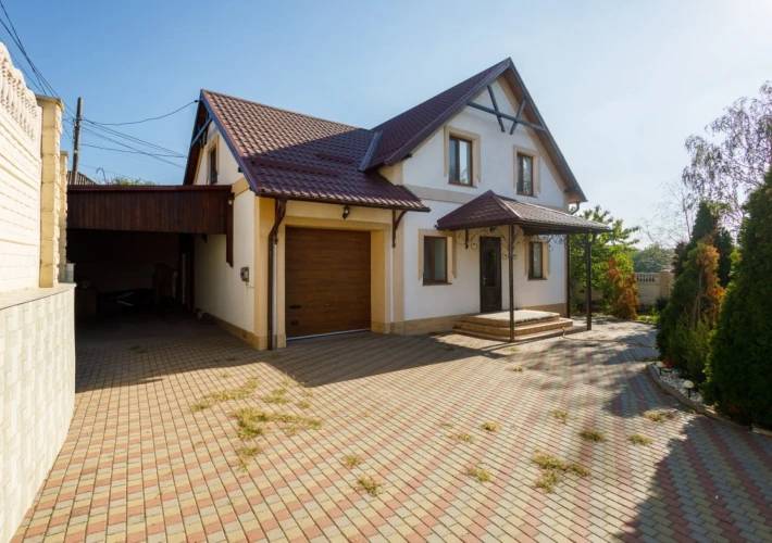 Casă spațioasă de vânzare în satul Colonița | 193 m.p. | Teren 5.45 ari | La doar 7 km de Chișinău1