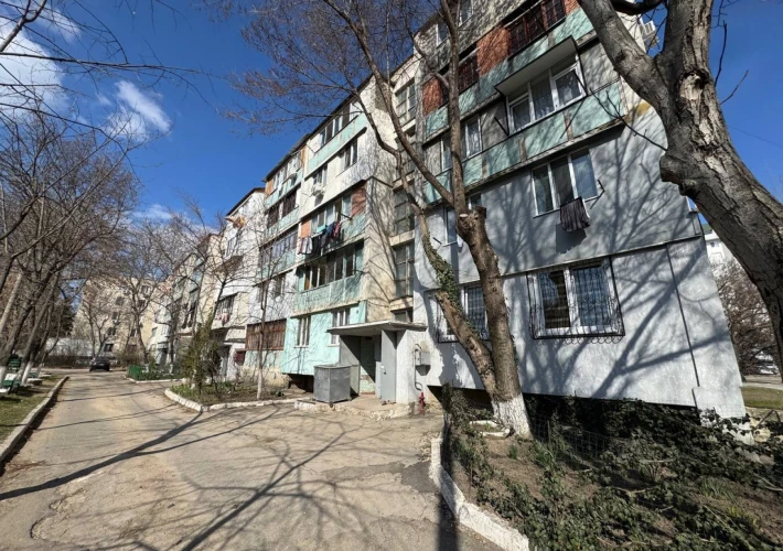 Prima Linie!!! Serie 102! Sec. Poșta Veche, str. Iazului. 3 camere! Reparație cosmetică! Bilateral!!!1