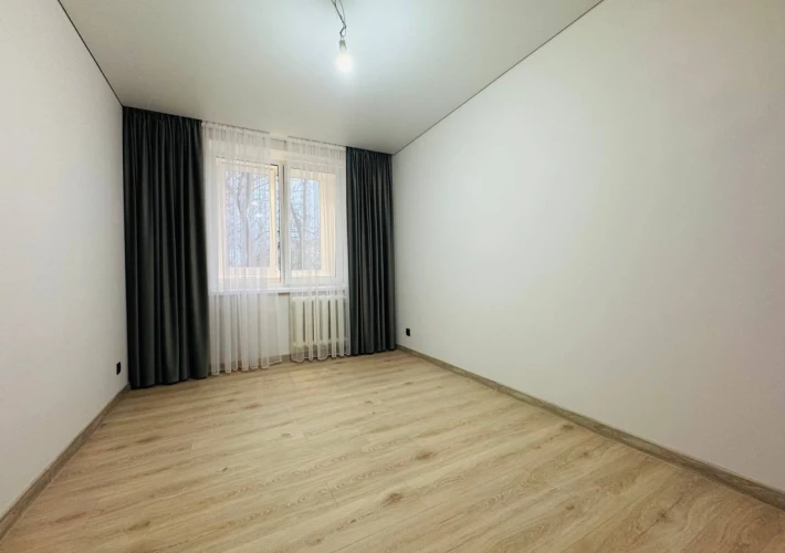 Parc Avgan! Sec. Riscani, str. Miron Costin. 2 camere + living. Bilaterala! Euroreparatie!!!6