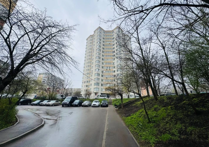 Sec. Ciocana, str. Ginta Latina. 2 camere + living. Varianta Alba. Priveliste Panoramica!!!6