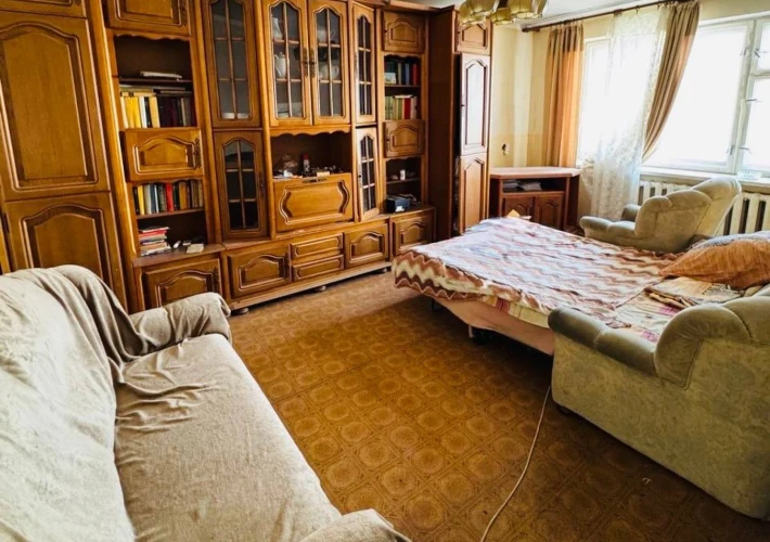 Sec. Botanica, bd. Traian. 3 camere. Bilaterală. Necesită reparație!!!2