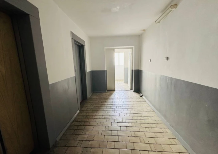 Spre vânzare apartament cu 3 odăi în sectorul Ciocan, str. Maria Drăgan.4