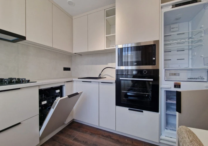 Sec. Telecentru, str. Academiei. 2 camere + living. Euroreparatie! Mobilat!!!3