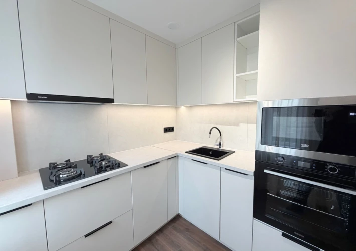 Sec. Telecentru, str. Academiei. 2 camere + living. Euroreparatie! Mobilat!!!10