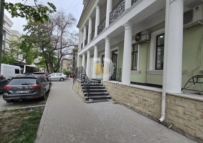 Spațiu comercial de vânzare | Prima linie | Str. Alexandru cel Bun 982