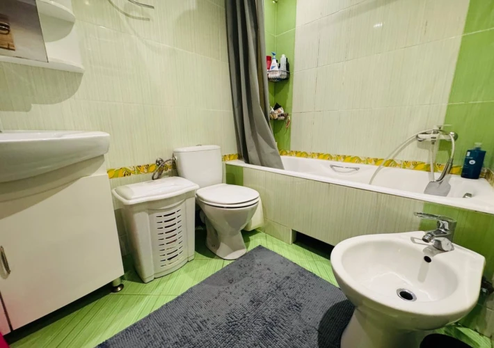 Parc Avgan. Sec. Riscani, str. Miron Costin. 3 camere! Euroreparatie!!!6