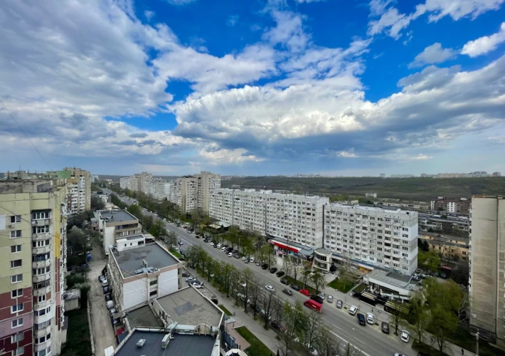 Sector Râșcani, bd. Moscova. 1 cameră + living. Prima linie. Parc Avgan! Renovate și mobilate! Priveliște spre parc!!!4