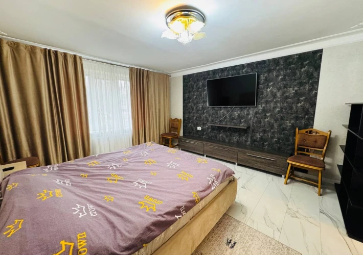 Seria 143! Zona Centrală, bulevardul Albisoara. 3 camere. Încălzire autonomă. Apartament cu două orientări! Renovare euro!!!1