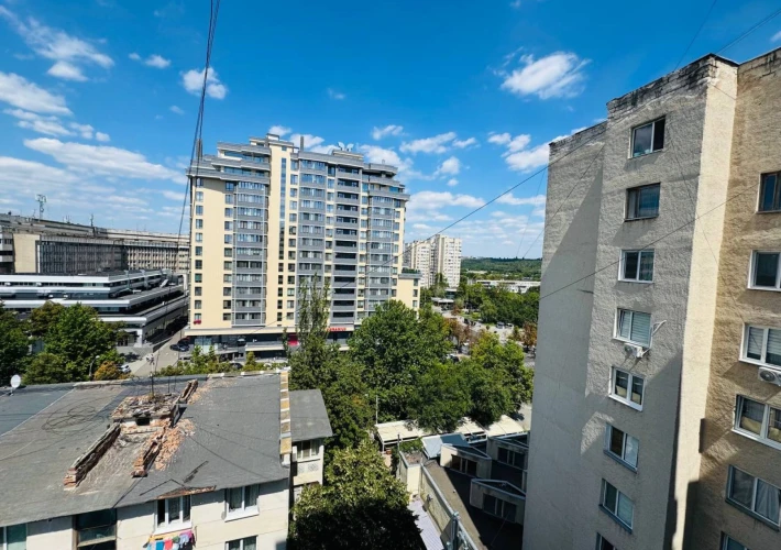 Сектор Рышканы, проспект Москва. 2 комнаты. Первая линия. Парк Авган! Отремонтирован и меблирован!!!10