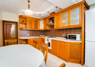 Apartament 3 odăi Centru str.Lev Tolstoi 24/1