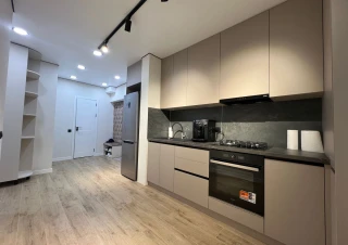 Sec. Riscani, str. Branistii! Apartament cu 2 odai + living! Euroreparatie! Mobilat Complet! Parc!!!7