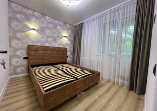 Sec. Riscani, str. Branistii! Apartament cu 2 odai + living! Euroreparatie! Mobilat Complet! Parc!!!12