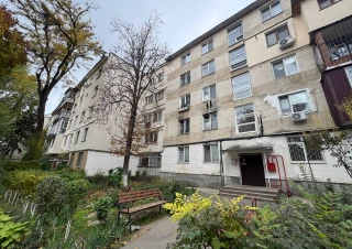 Parc Avgan! Sec. Riscani, str. Miron Costin. 2 camere + living. Bilaterala! Euroreparatie!!!4