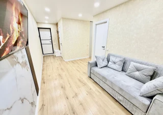 Parc Dumitru Riscanu/Parc Sipka! Sec. Riscani. 2 camere + living. Euroreparatie!!!
