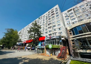 Первая Линия! Серия МС! Афганский парк! б-р. Московский, сек. Râșcani, 3 комнаты. Индивидуальный дизайн! Двухсторонняя! Евро ремонт!!!