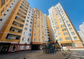 Аренда!!! Контракт на 12 месяцев!!! 2 комнаты + ливинг (90м2).
