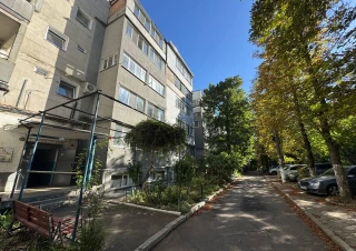 Parc . Sec. Riscani. 1 camera. Euroreparatie! Mobilat Complet!!!