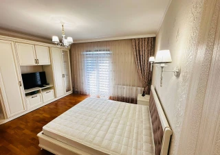 Spre vânzare o casă de lux în 2 niveluri amplasată în loc. Stăuceni, str.A. Mateevici!!!5
