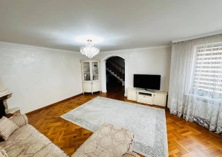 Spre vânzare o casă de lux în 2 niveluri amplasată în loc. Stăuceni, str.A. Mateevici!!!10