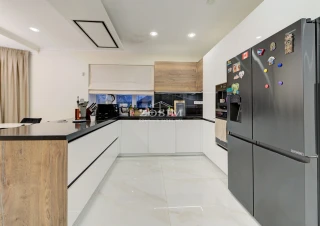 3 dormitoare / living spatios / Bazin7