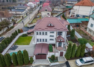 Casă individuală deosebită, stil clasic – Ialoveni14